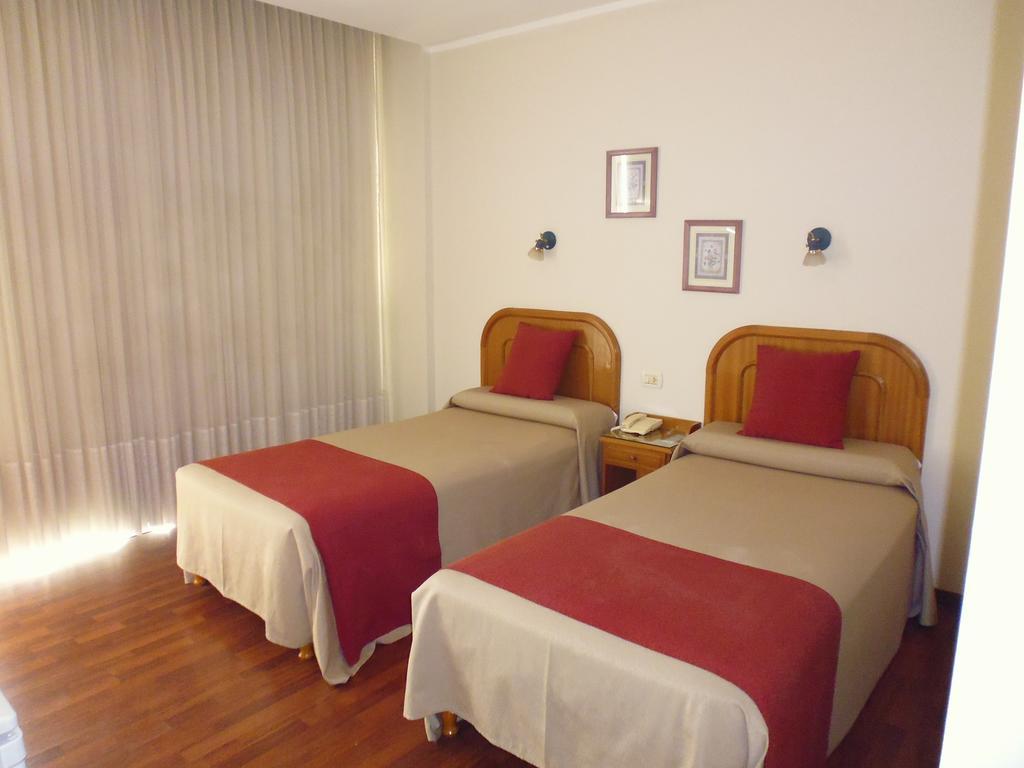 Hotel Victoria Plaza Salta Exterior photo